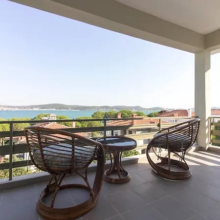 Вилла Spacious Exquisite 5br With Private Pool *