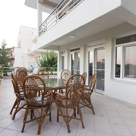 Вилла Spacious Exquisite 5br With Private Pool