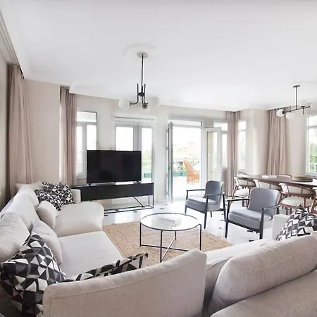 Villa Spacious Exquisite 5br With Private Pool