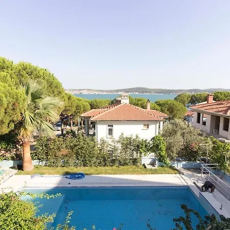 Spacious Exquisite 5br With Private Pool Villa Ayvalı