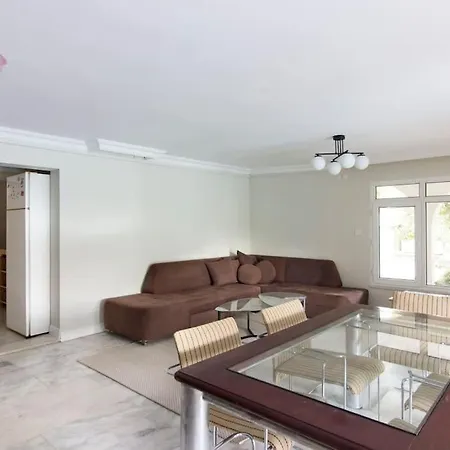 Spacious Exquisite 5br With Private Pool Villa *