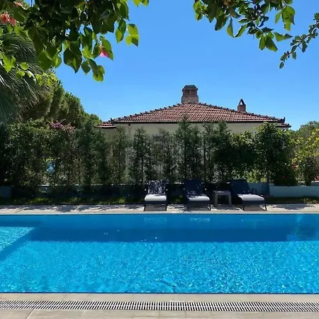 Spacious Exquisite 5br With Private Pool Ayvalı